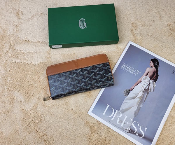 超激安ブランド財布偽物着用イメージ